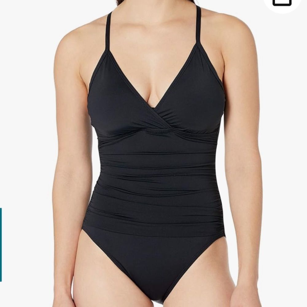 NWT La Blanca Island Goddess Underwire Cross Back One Piece Swimsuit Black